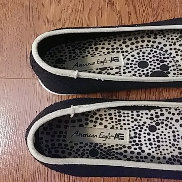 Black and White Heeled Flats w/ Bow - Picture 3 of 3